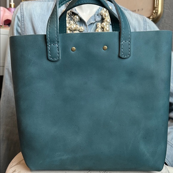 PLG aqua 🩵🩵🩵 mini tote, bundle passport canoe - Picture 8 of 13